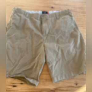 Dockers Flat Front Men's Khaki Shorts 38”‎ Preowned